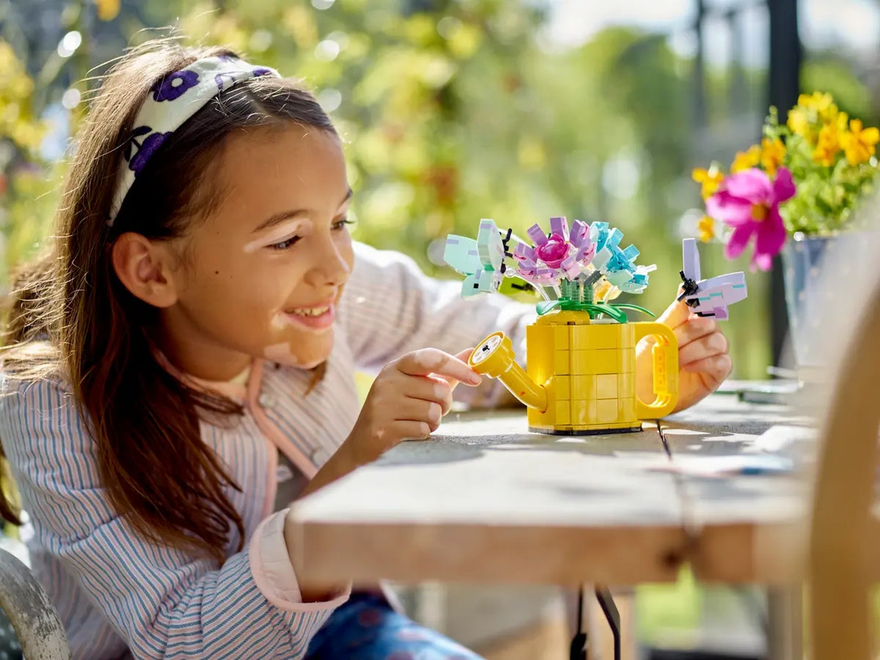 Lego creator innaffiatoio con fiori