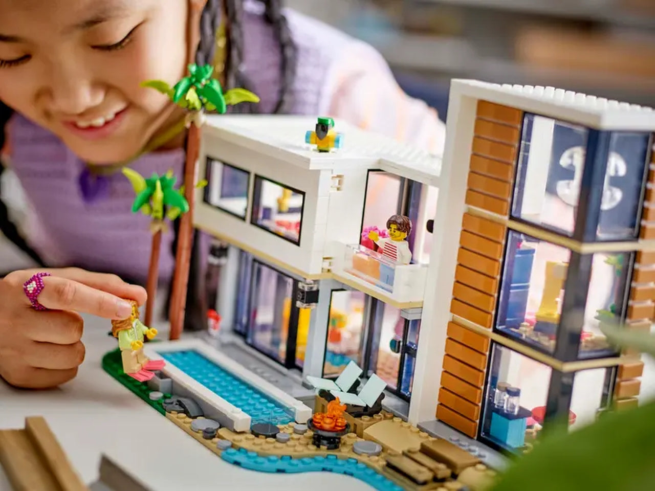 Lego Creator casa moderna, set costruzioni in scatola da 939 pezzi, 9+ anni 31153