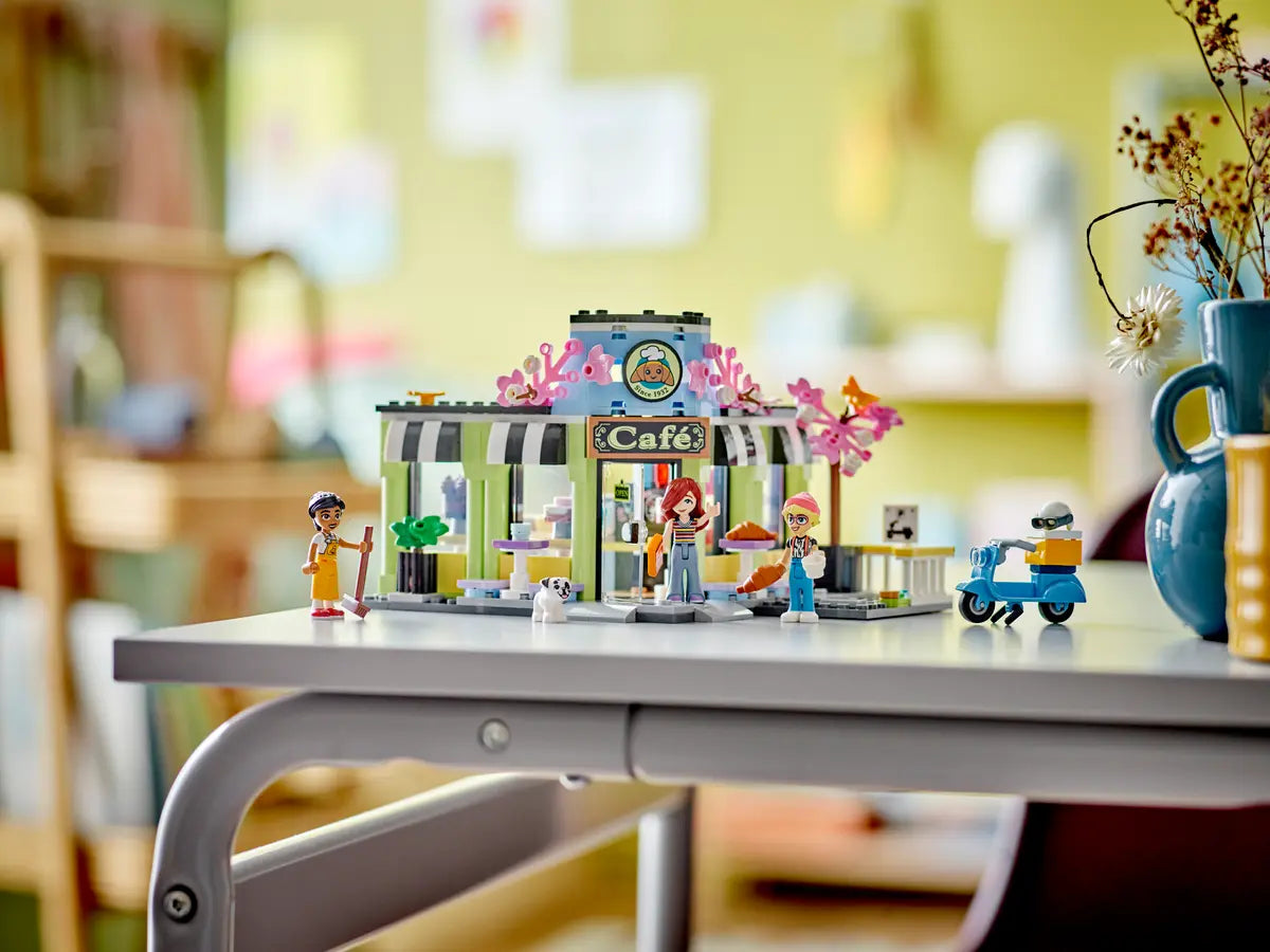 Lego Friends Caffè di Heartlake City, set di costruzioni in scatola da 426 pezzi, per bambine 6+ anni 42618
