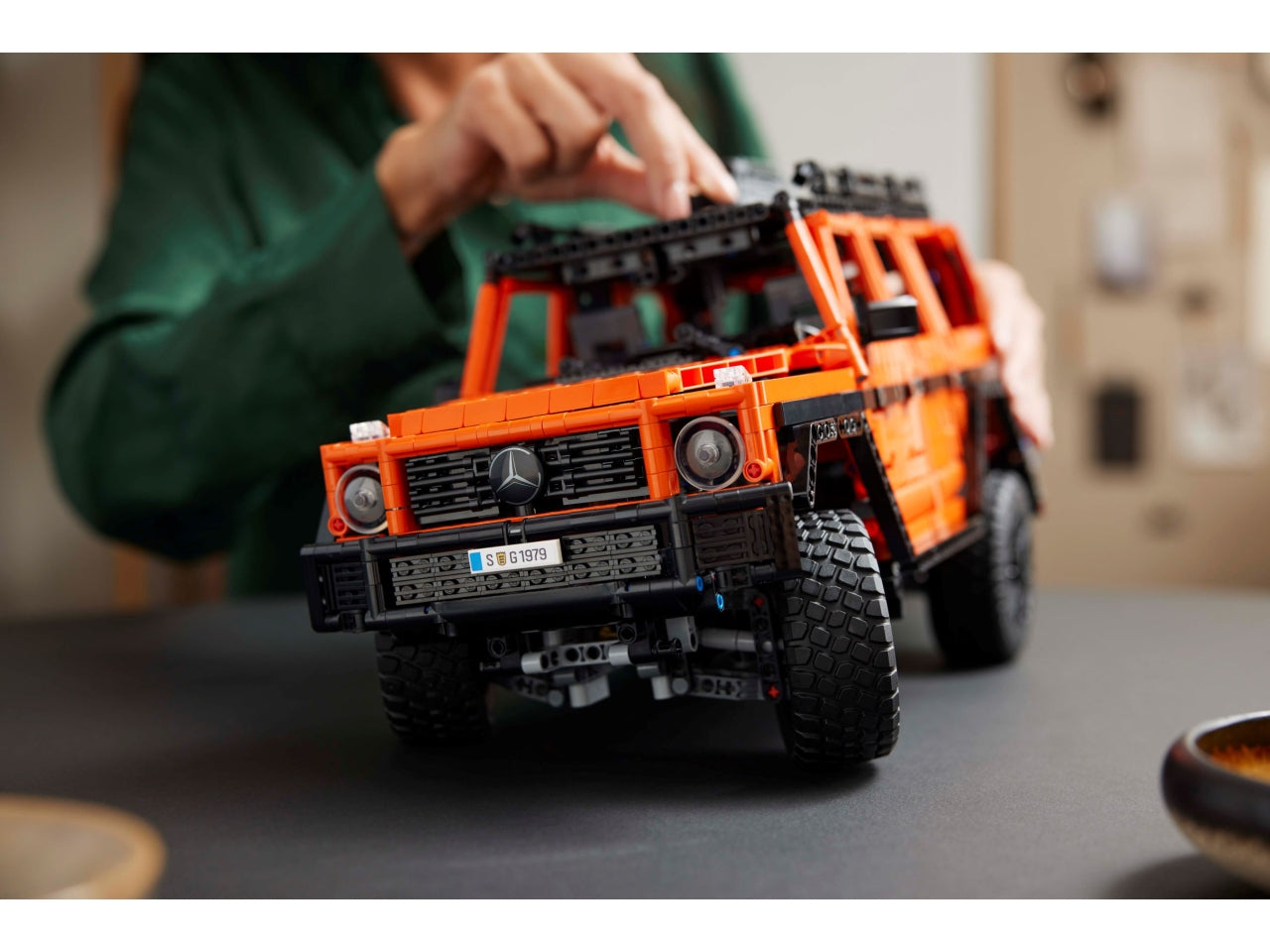 LEGO Technic - Mercedes-Benz G 500 PROFESSIONAL Line, Modellino di Auto Fuoristrada da Costruire per Adulti, Veicolo 4X4 Classe G da Esposizione Ricco di Dettagli, Regalo Collezione per Lui o Lei 42177