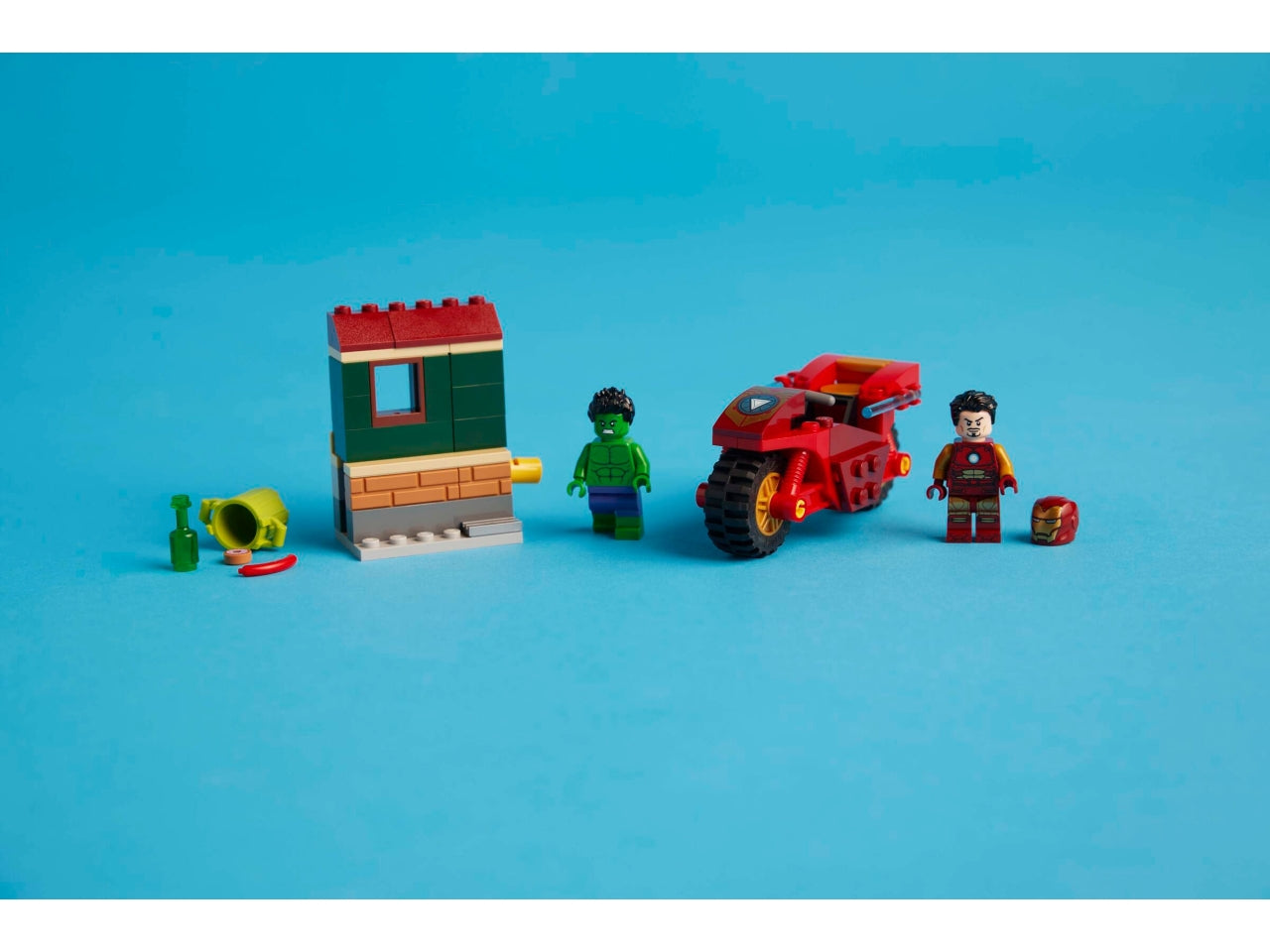 LEGO Marvel - Giocattolo costruibile di Iron Man e dellâIncredibile Hulk: questo set di gioco con moto e The Hulk per i bambini è stato appositamente pensato per i bambini e le bambine dai 4 anni in su 76287