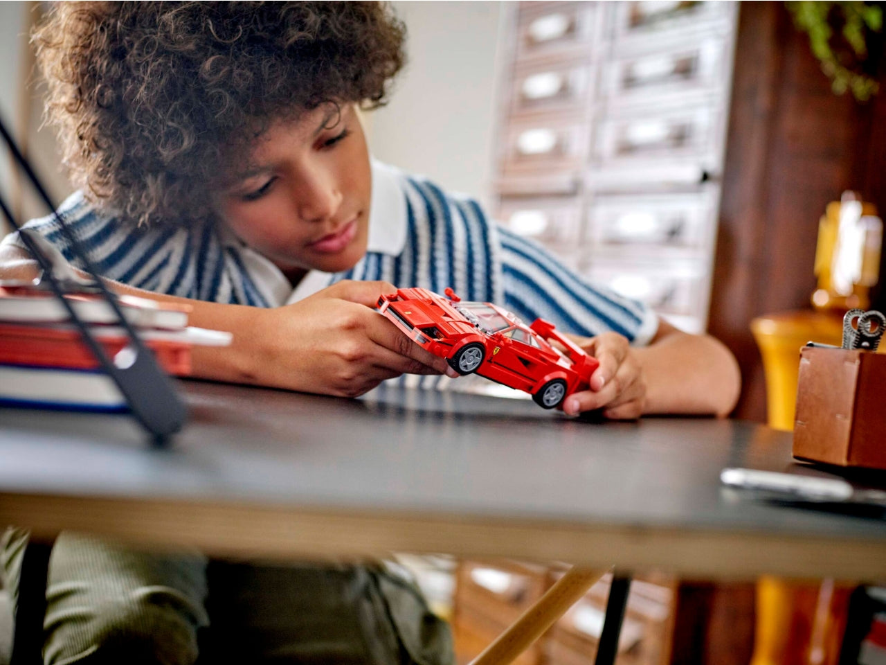 LEGO Speed Champions - Auto giocattolo Ferrari per bambini: veicolo costruibile della Supercar Ferrari F40 per i bambini e le bambine dai 9 anni in su, nostalgici amanti delle auto e fan della Ferrari 76934