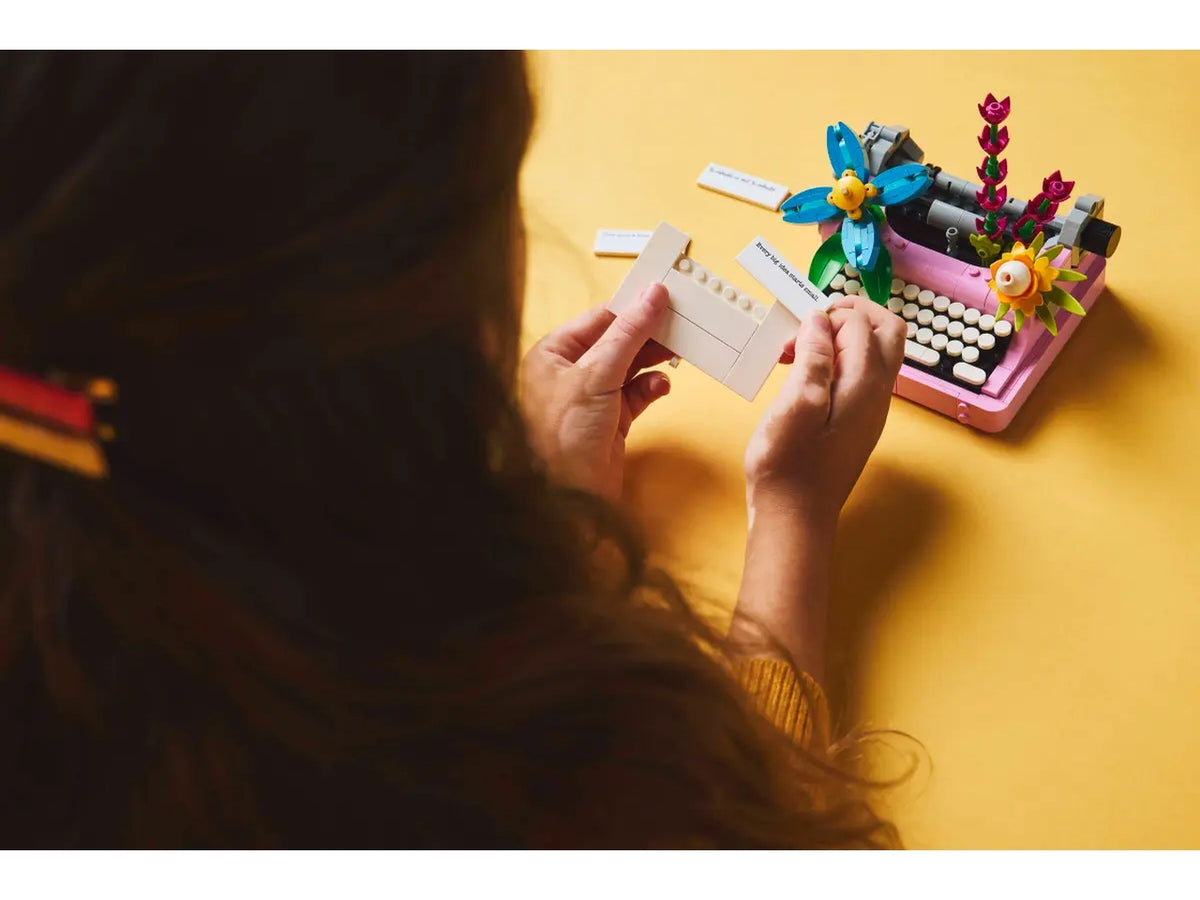 Lego Creator macchina da scrivere con fiori 363 pezzi per età 8+ 31169