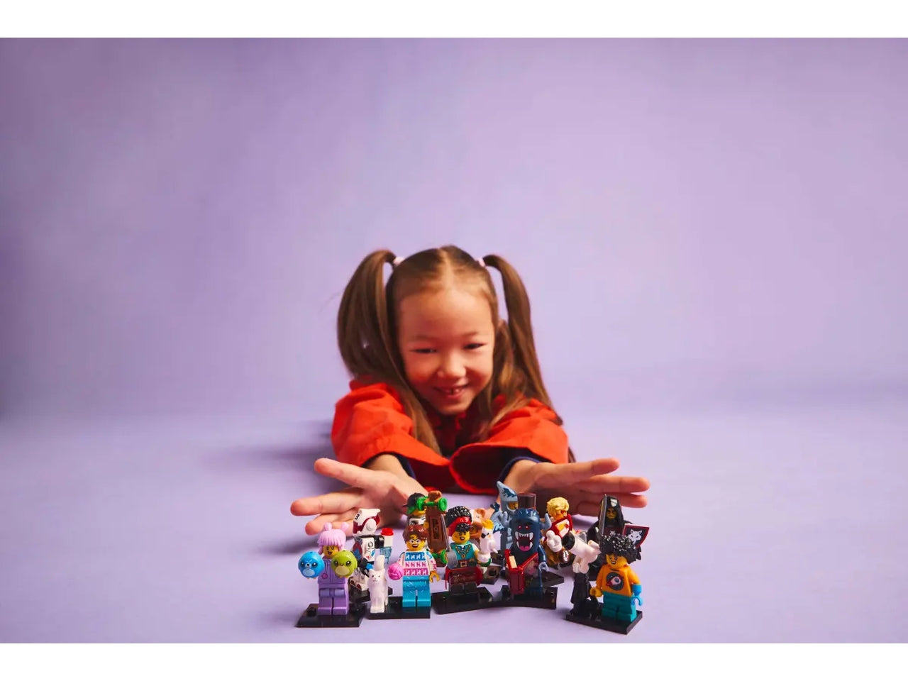 Lego Minifigures serie 27 pezzi per età 5+ 71048