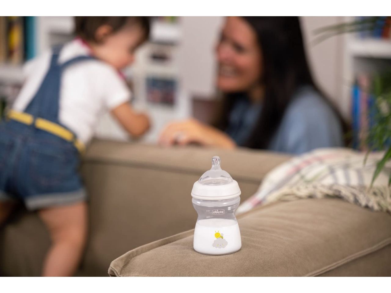 Chicco Natural Feeling Biberon Anticolica 2 Mesi+ da 250 ml con Tettarella in Silicone Neutro