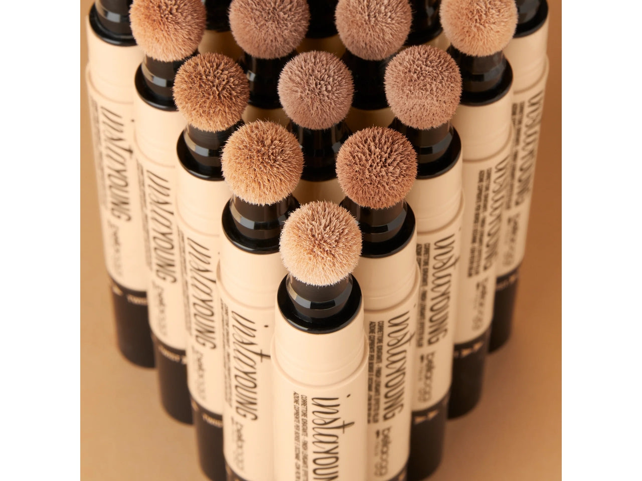 Correttore Liquido Instayoung - Applicatore Cushiony - Delicate Honey - Bellaoggi