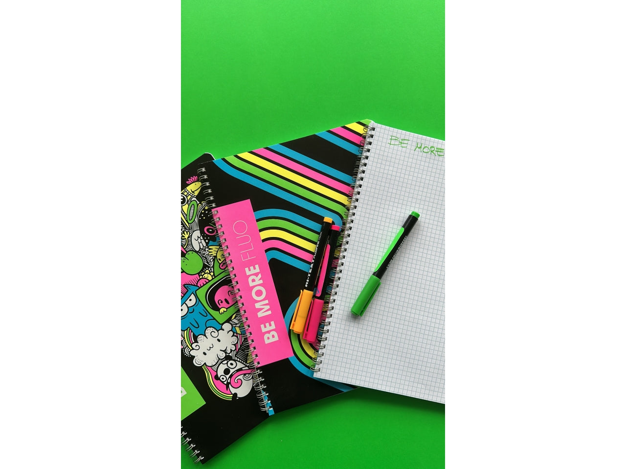 Quaderni maxi fluo linea be more different formato 21x29,7, pagine 72+r, rigatura 5 mm confezione da 10 quaderni