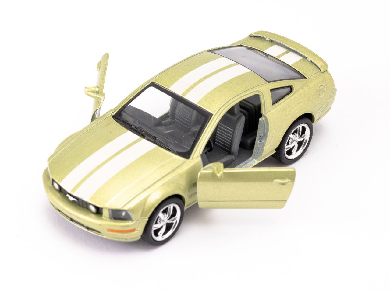 2006 ford mustang gt die cast