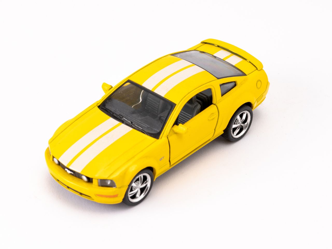 2006 ford mustang gt die cast