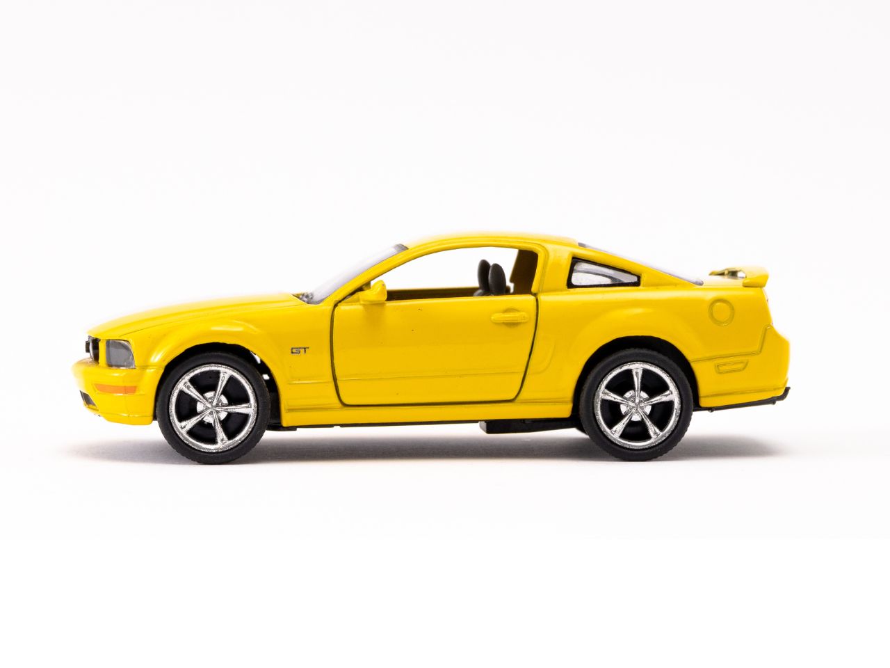 2006 ford mustang gt die cast