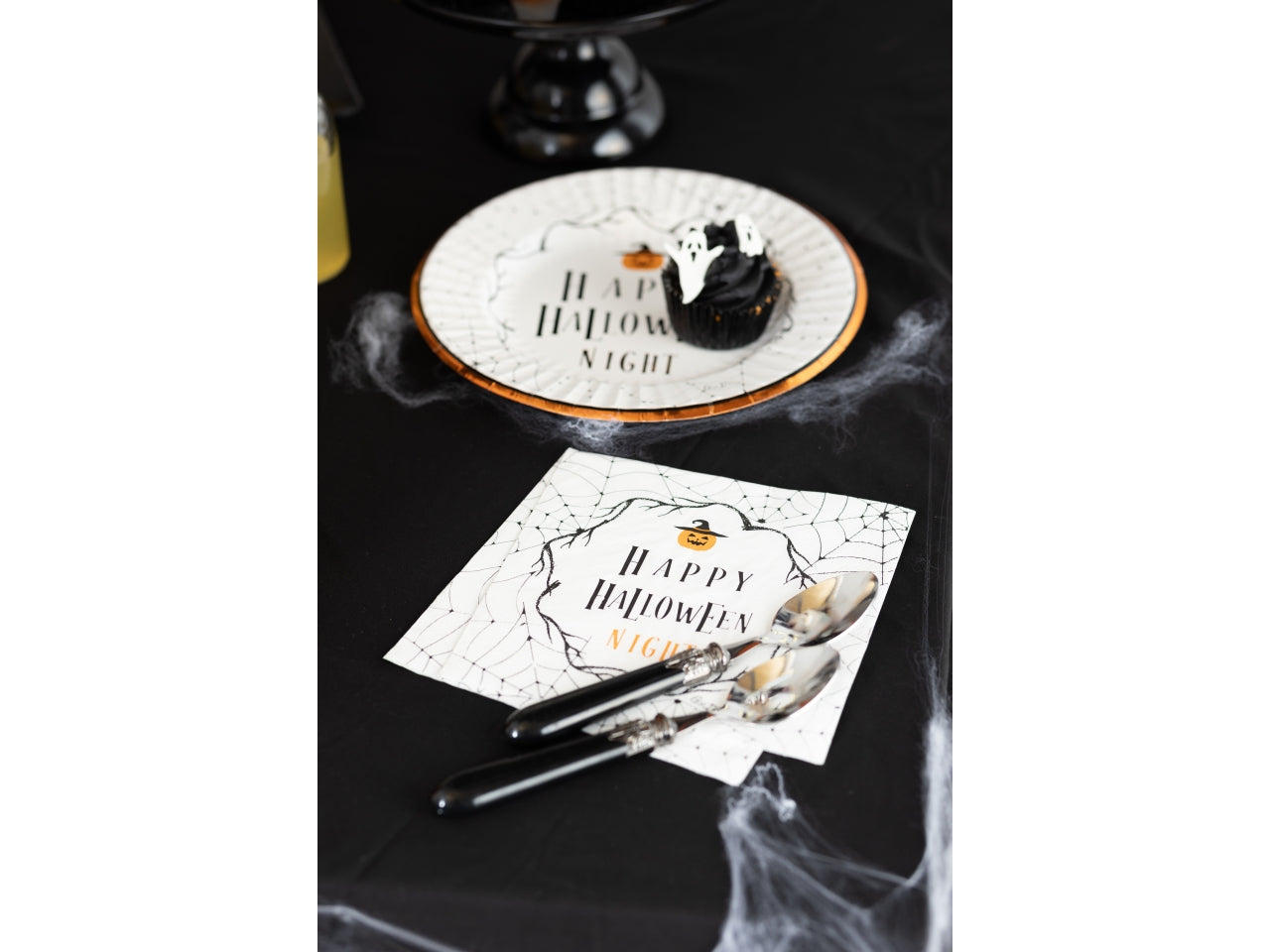 Tovaglioli di carta halloween con zucca e ragnatela bianco, nero e arancio 33x33 cm, confezione da 16 pezzi - Givi Italia