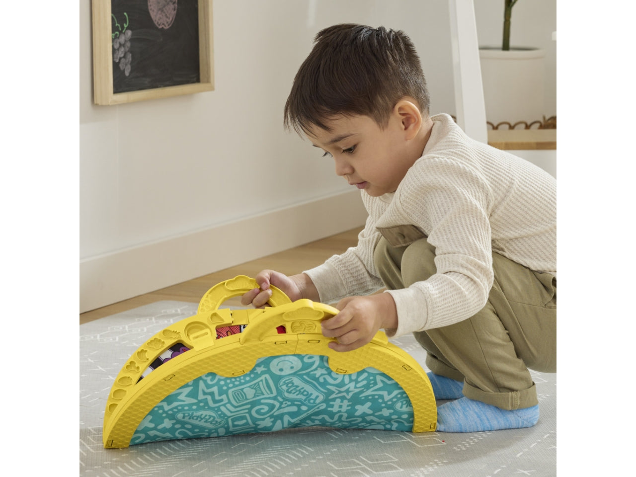 Play-doh la mia prima valigetta delle attivita', tappeto da gioco interattivo con plastilina 3+ Hasbro