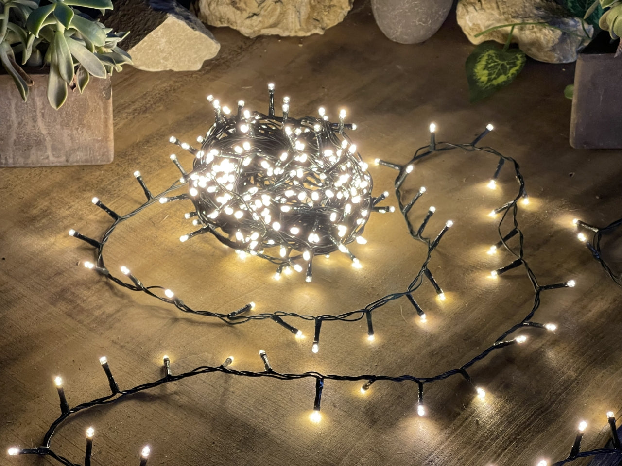 Catena minilucciole bianco caldo con pannello solare per esterno con giochi di luce e crepuscolare, 200 led, 20 m - Giocoplast