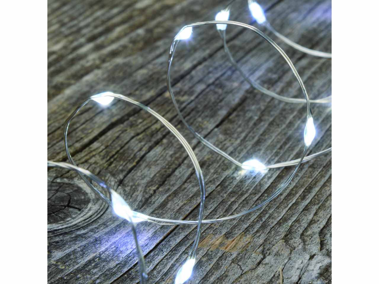 Filo metallo argento 2mt con 20micro led bianco freddo luce fissa a batteria 2xcr2032 incluse