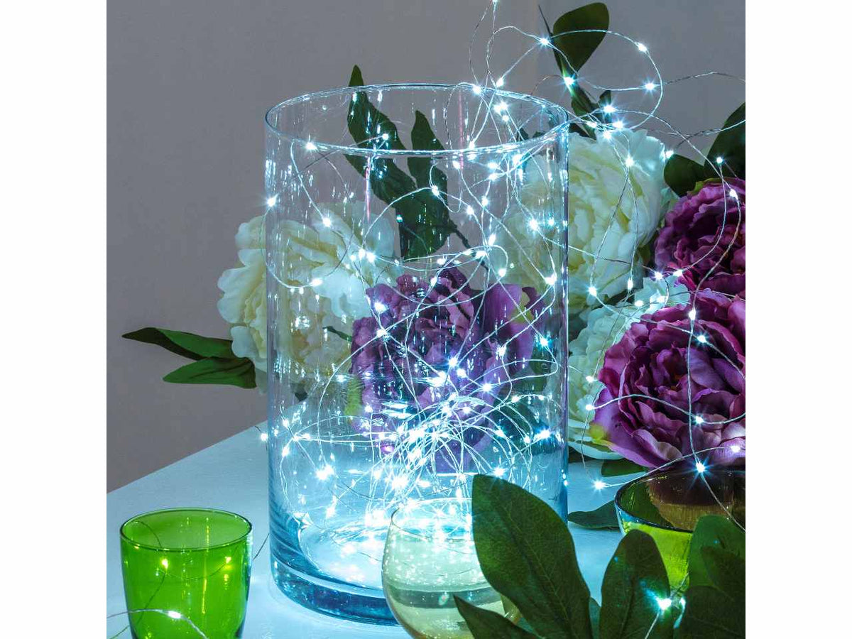 Filo metallo argento 4mt con 40micro led bianco freddo, giochi di luce a batteria 3xAA1,5V (non incluse) per uso interno/esterno IP44