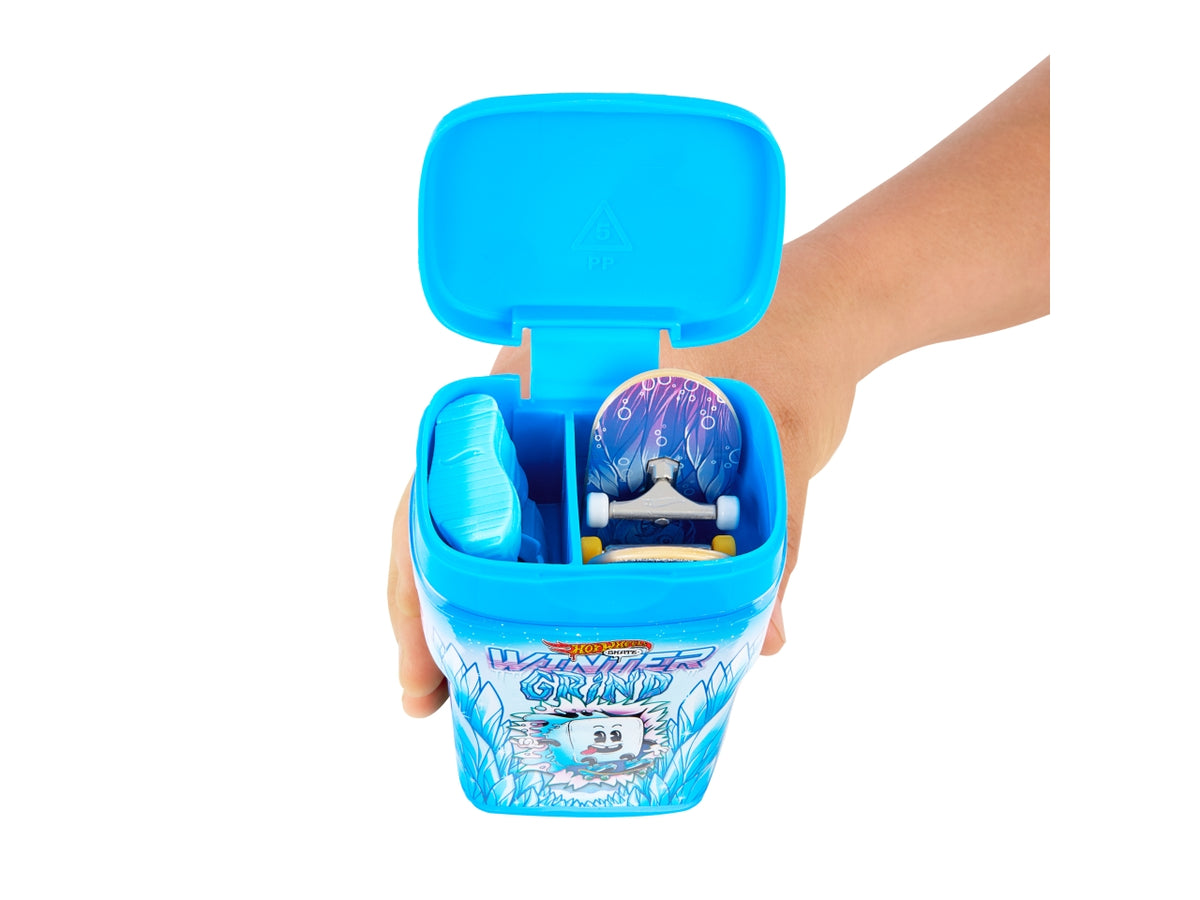Hotwheels skate chewing gum container