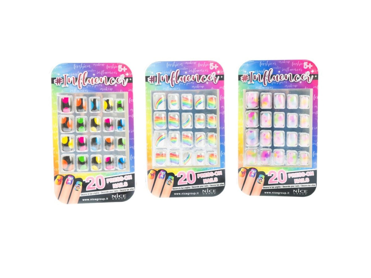 Influencer press-on nails