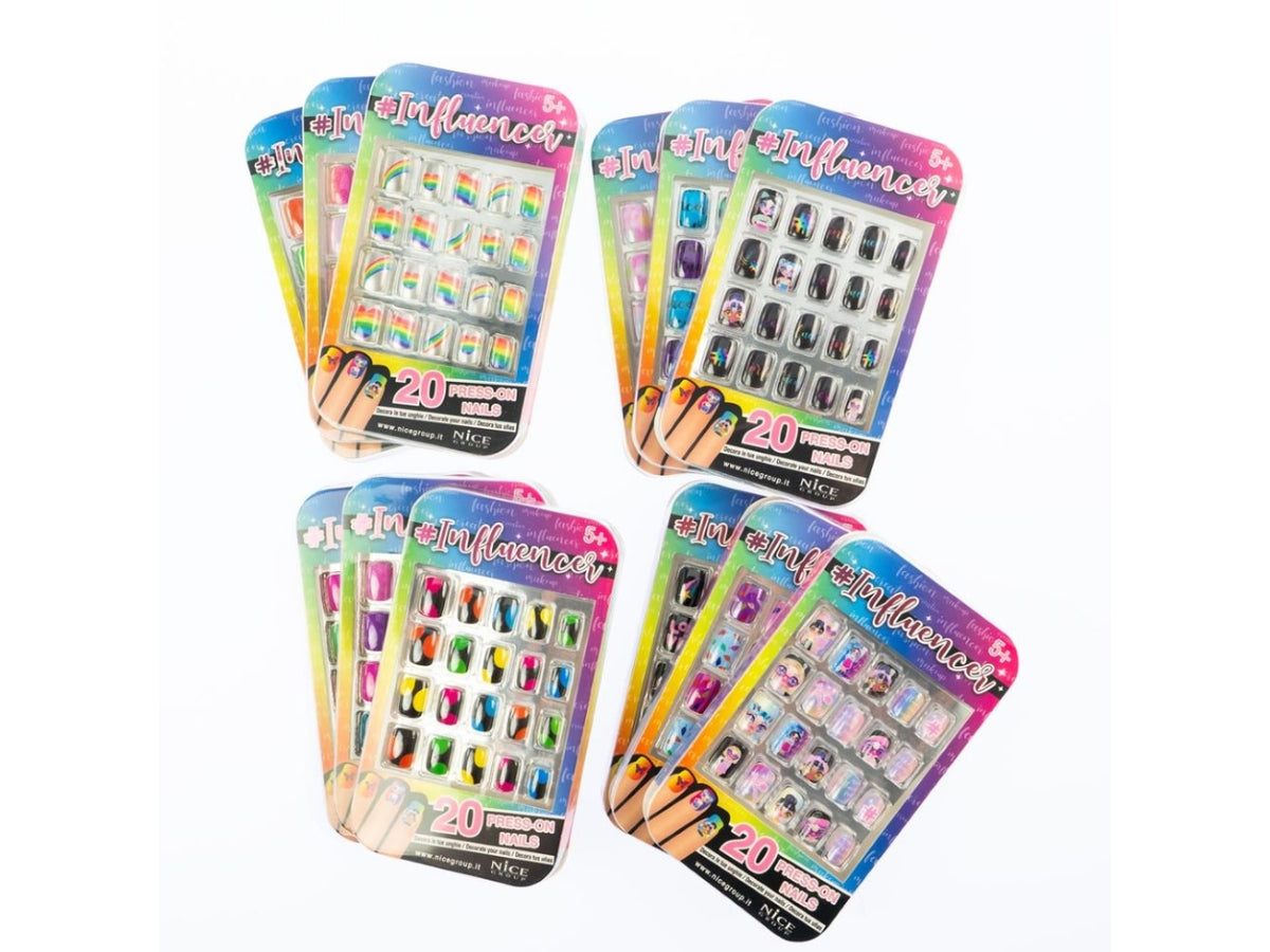 Influencer press-on nails