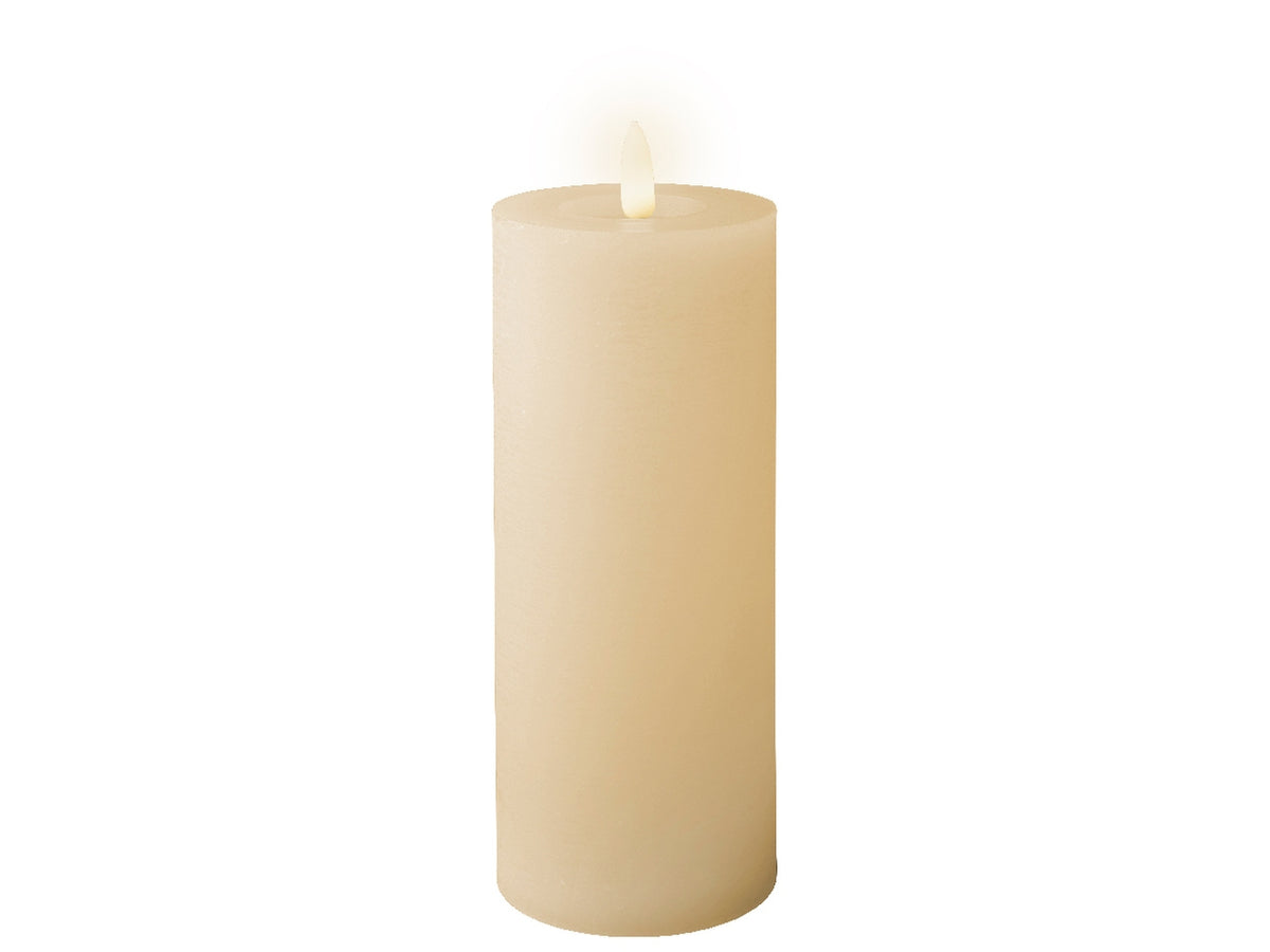 Candela avorio in cera con luce led bianco caldo diametro 7cm x altezza 19cm da interno con funzionamento a batteria 2xaaa ministilo