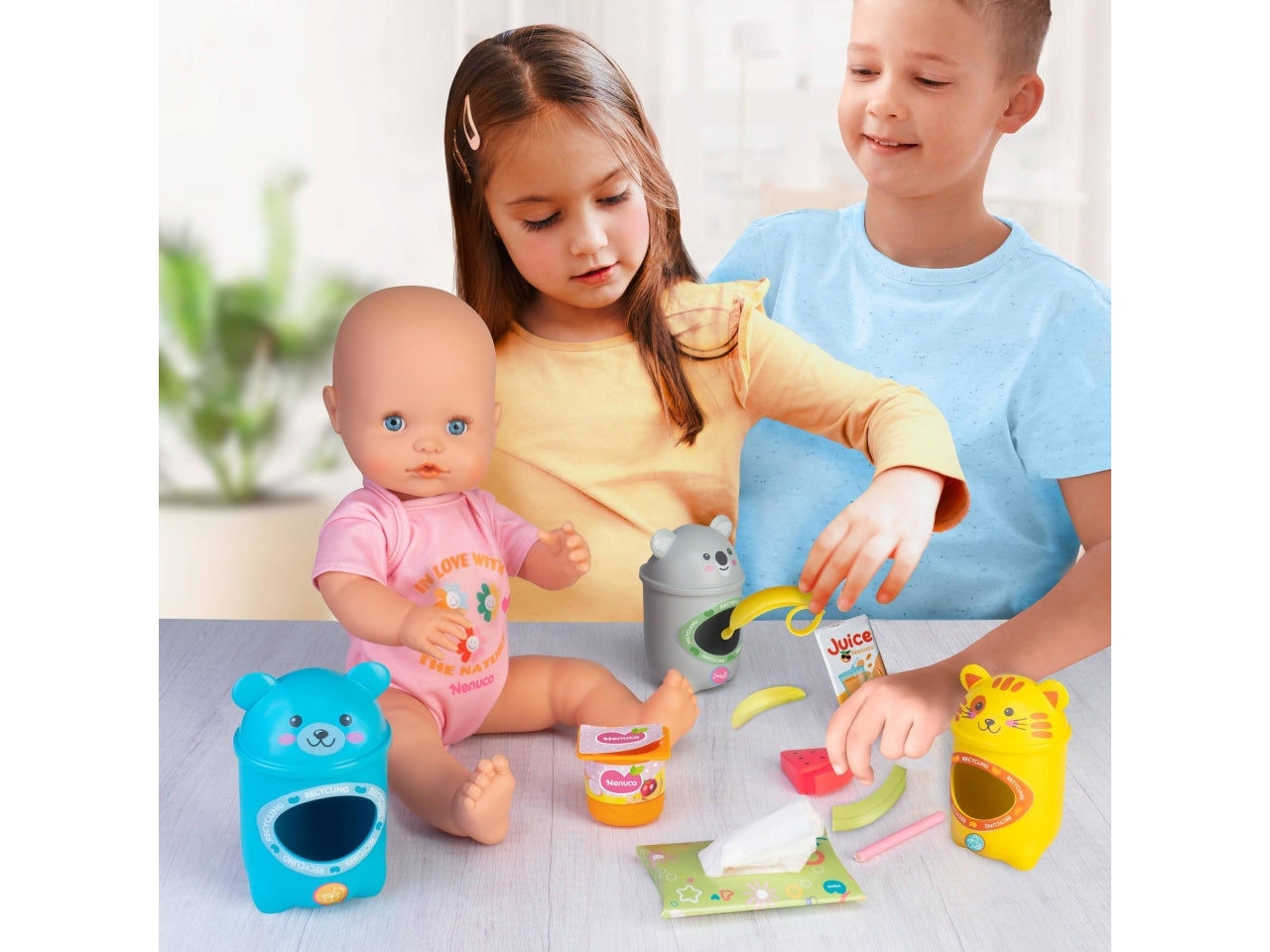 Nenuco Cura e Ricicla - Bambola con Accessori, Multicolor, Età 3+, Famosa $