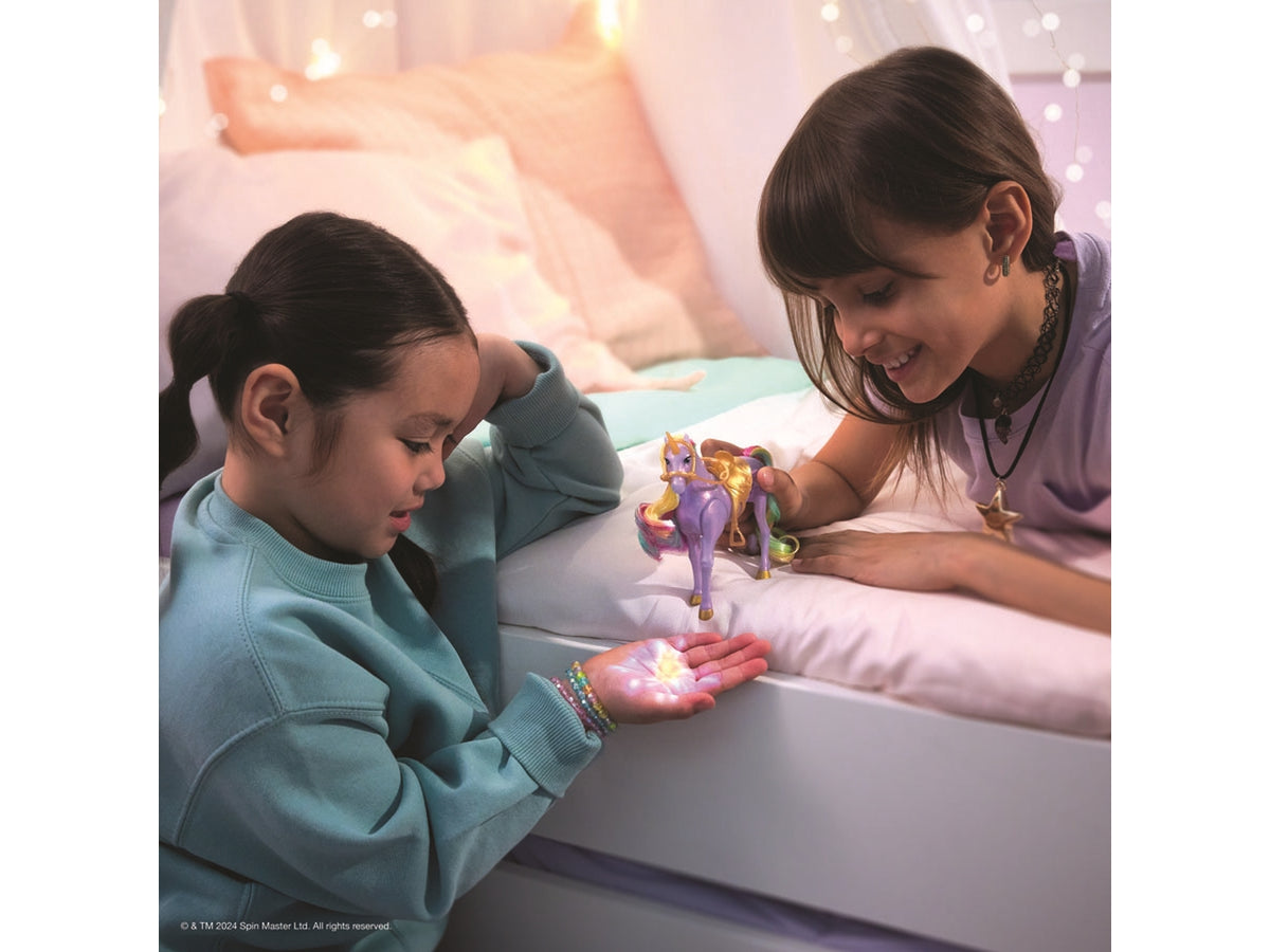 Unicorn academy small doll sophia & light magic wildstar | Spin Master $