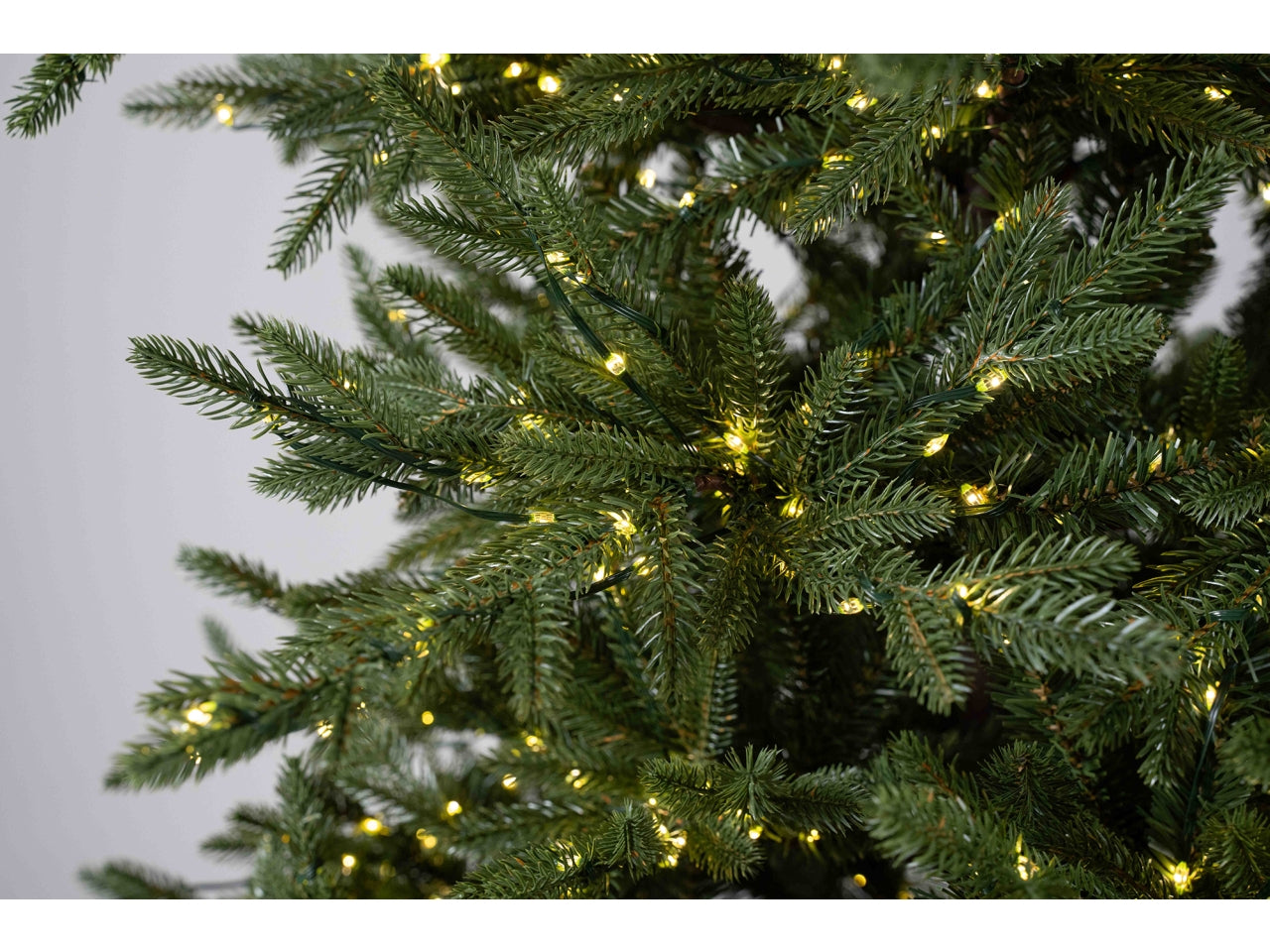 Albero di natale santa cruz 2550led 240cm diametro168cm 1625 rami $