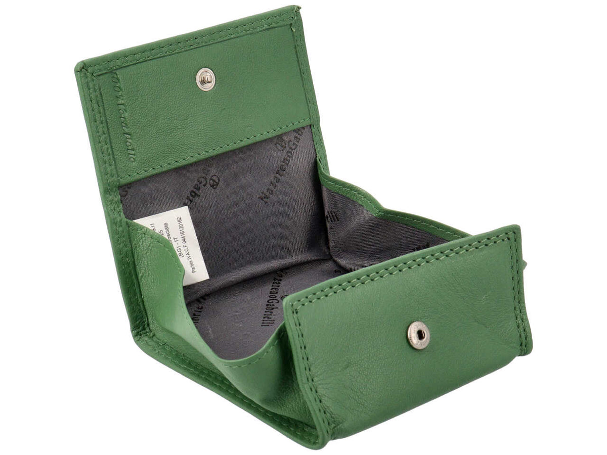 Portamonete uomo in pelle verde con chiusura a bottone e logo a rilievo - 9x9x1,5 cm - Nazareno Gabrielli