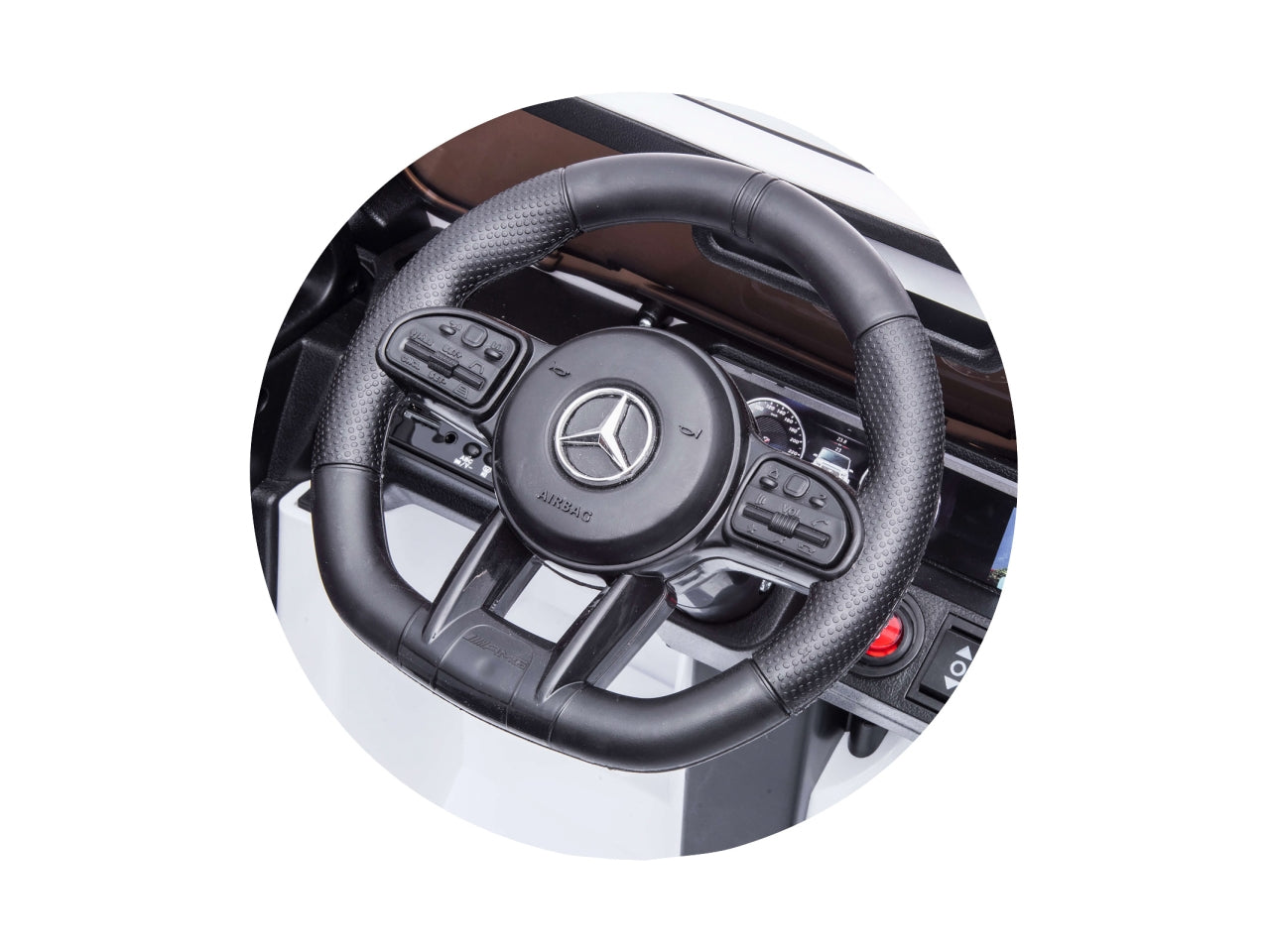 Auto elettriche suv mercedes g63 amg di colore bianco