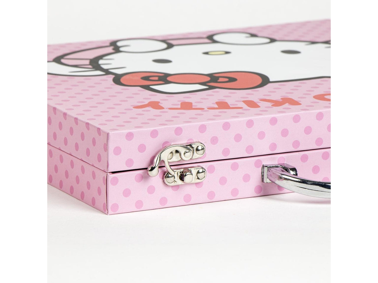 Valigetta con vari modelli di colori con personaggio Hello Kitty
