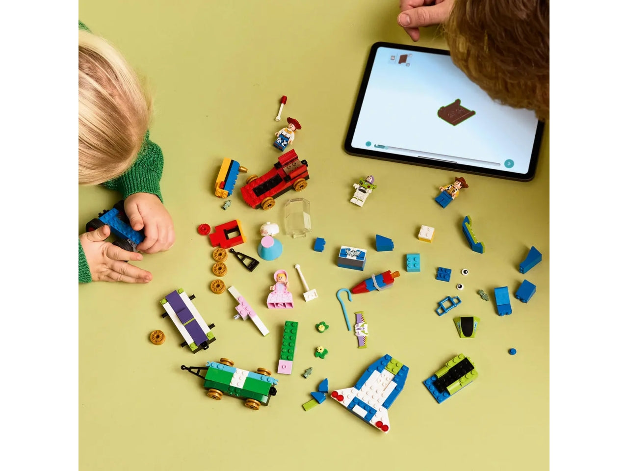 Lego Disney Pixar Toy Story: Treno e Auto radiocomandati celebrativi
