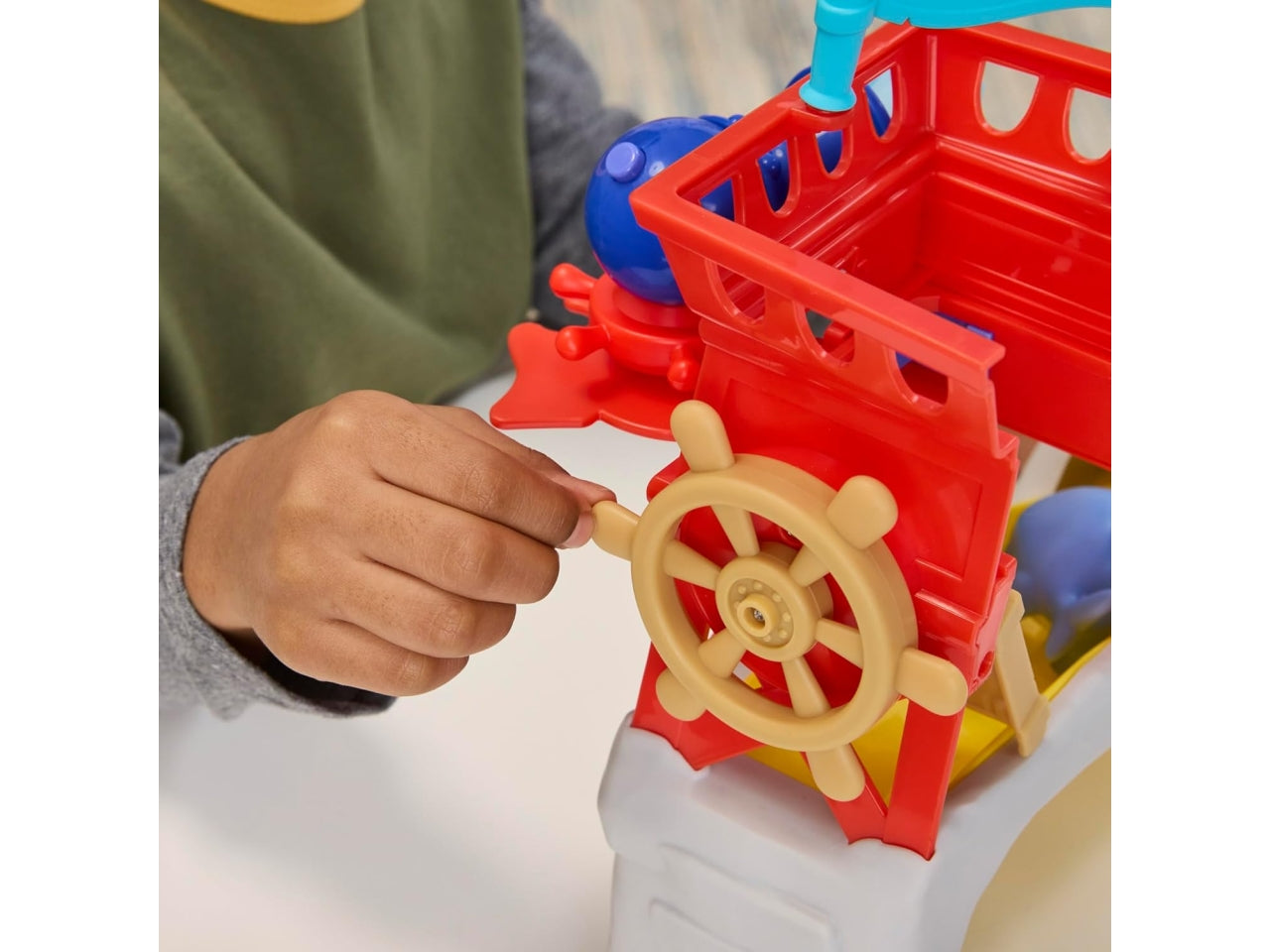 Spidey water web playset isola dei pirati