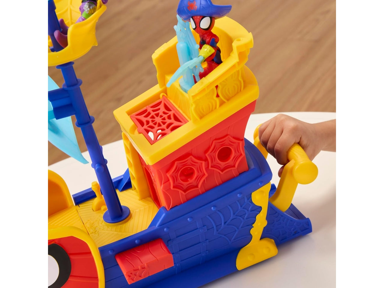 Spidey water web nave pirati