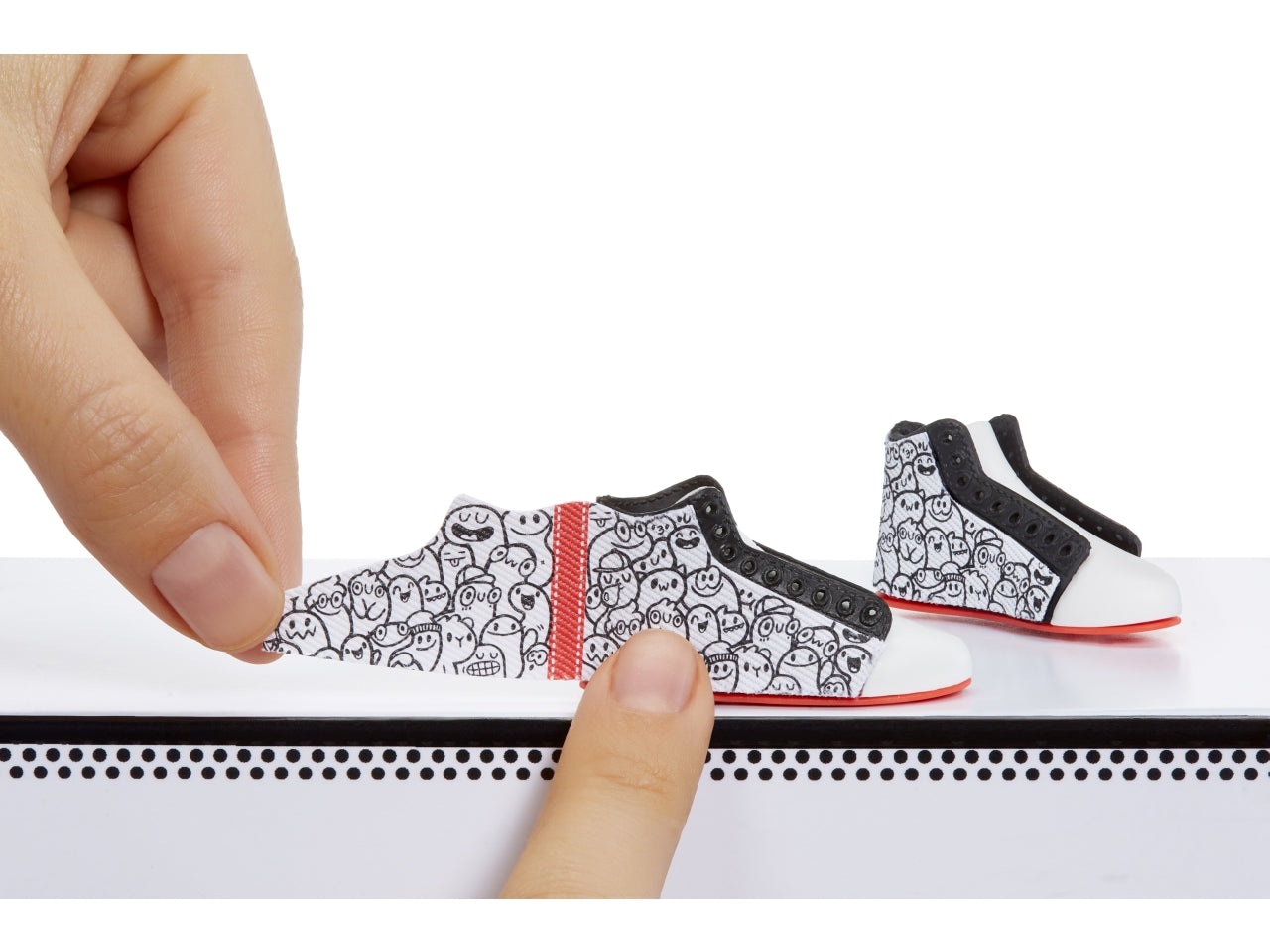 Mga's miniverse make it mini sneakers in pdq $