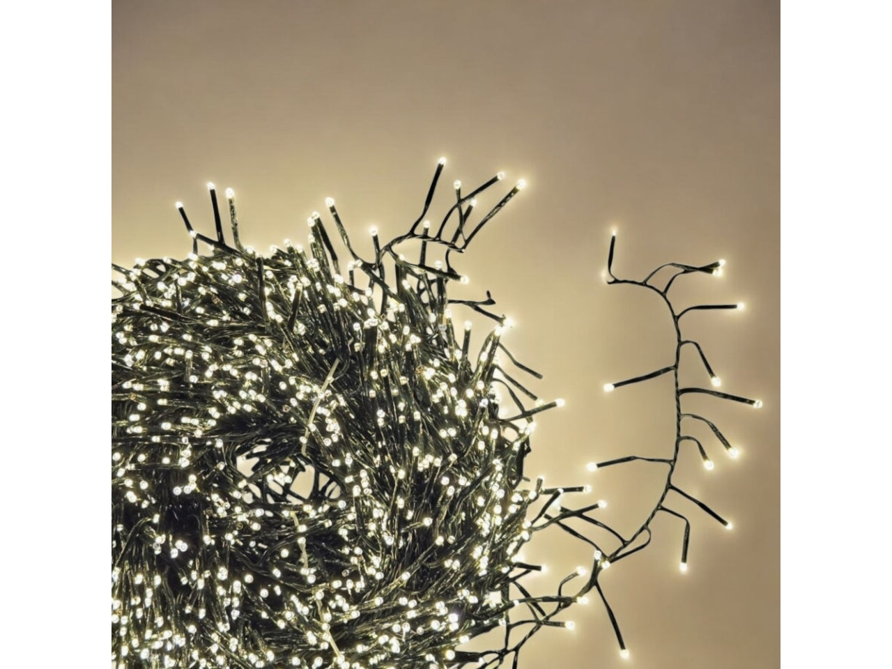 Catena 2500miniled bianco caldo con 8 giochi di luci, filo verde 4+50mt per uso interno/esterno IP44
