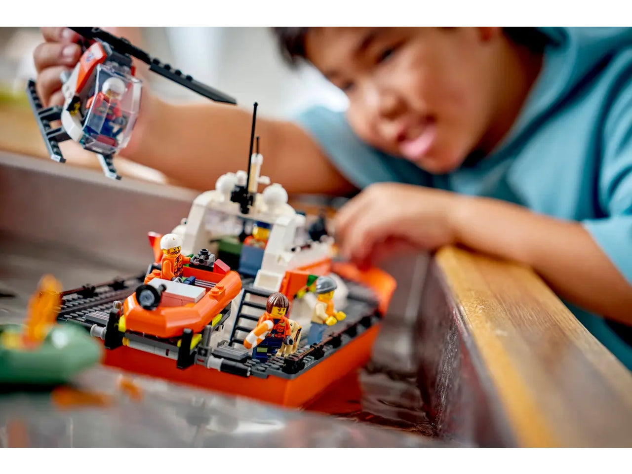 Lego City Exploration Motoscafo di soccorso ed elicottero della Guardia Costiera