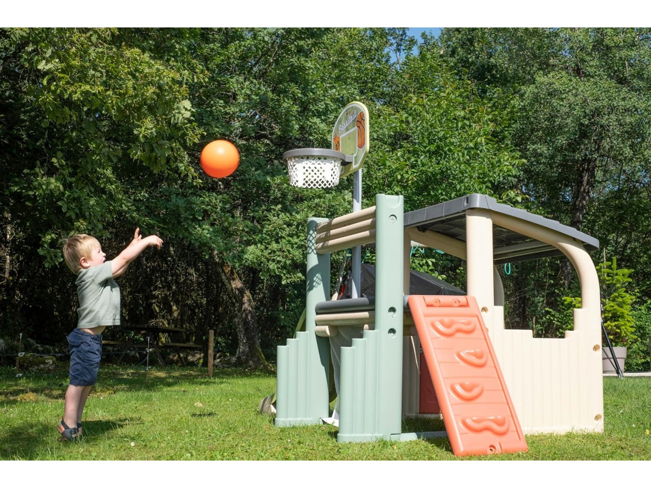 Multiplay s. life fun casa con centro di arrampicata e basket