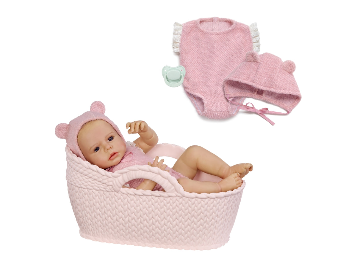 Baby born neoborn girl fair/open
