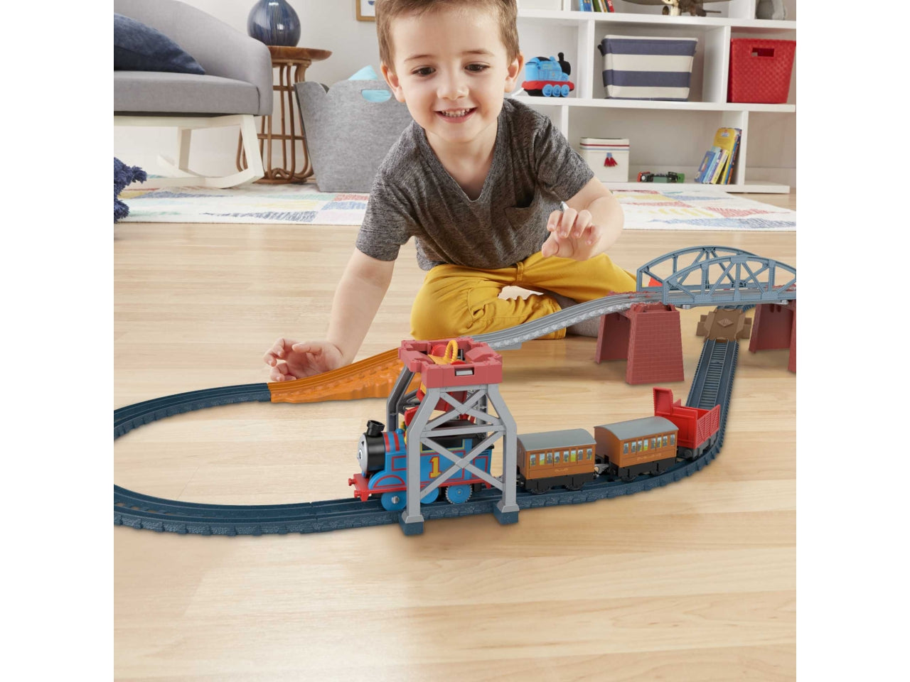Playset con trenini Il Trenino Thomas Fisher-Price Thomas & Friends 3-in-1 Package Pickup, giocattolo per bambini 3+ anni - Mattel
