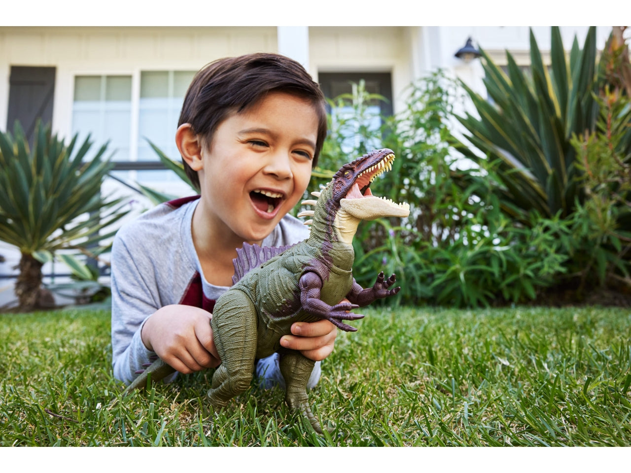 Mattel Jurassic World: Teoria del Caos Netflix - Becklespinax Battaglie Ruggenti dinosauro con elementi sonori e d'azione ruggito colpo di testa furioso e aculei che si estendono 4+ anni HXF52