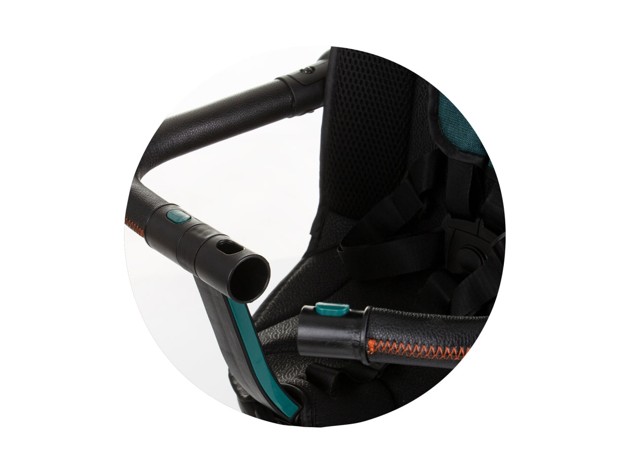 Triciclo con tettuccio derby ottanio 18 mesi | Chipolino