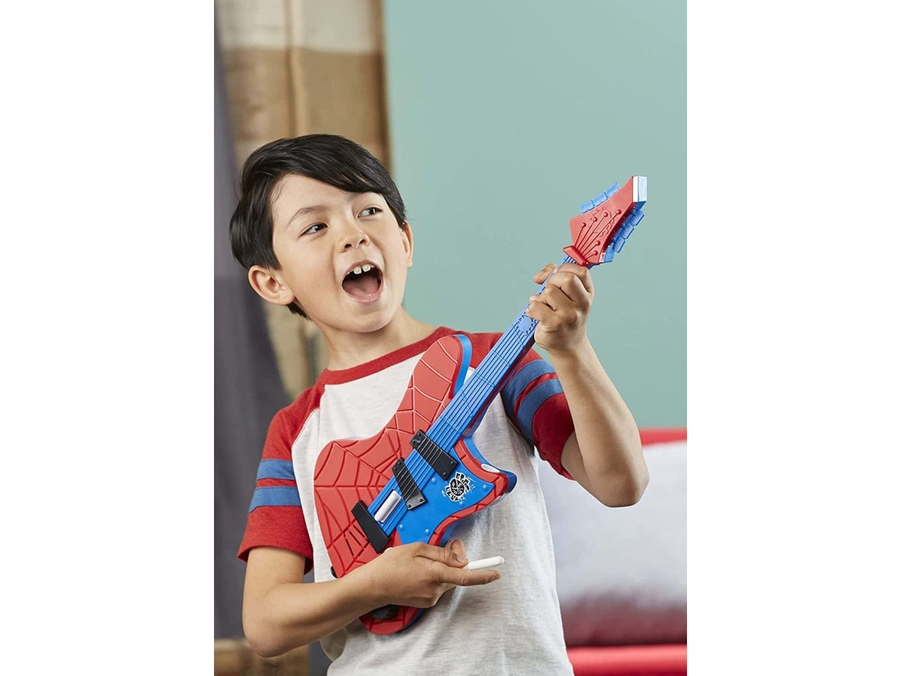 Spiderman chitarra elettronica con 25 suoni sparaproiettili per bambini dai 5+ anni, Marvel hasbro