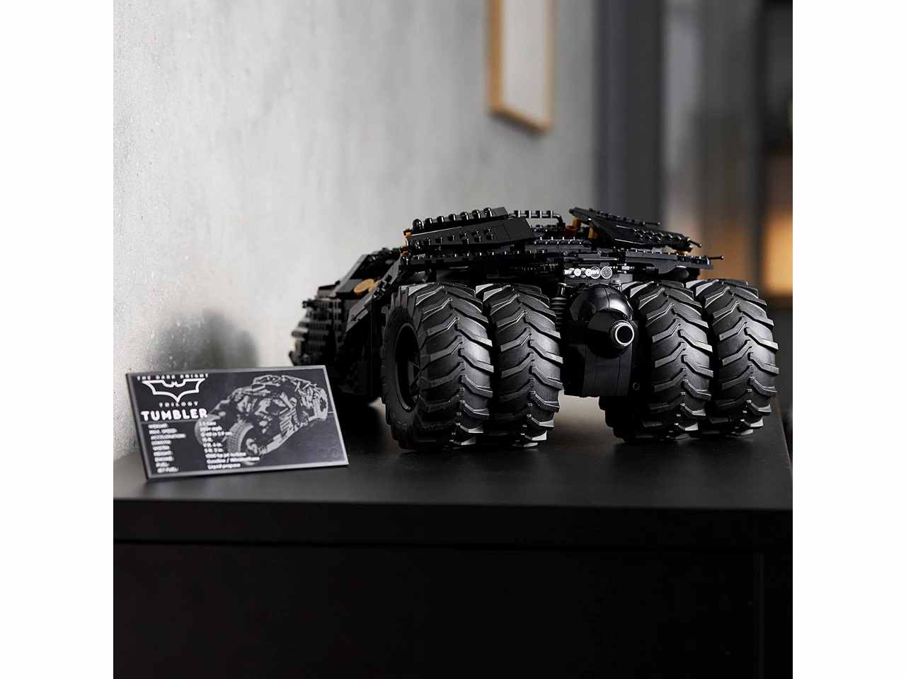 Lego DC Batman Batmobile Tumbler 76240