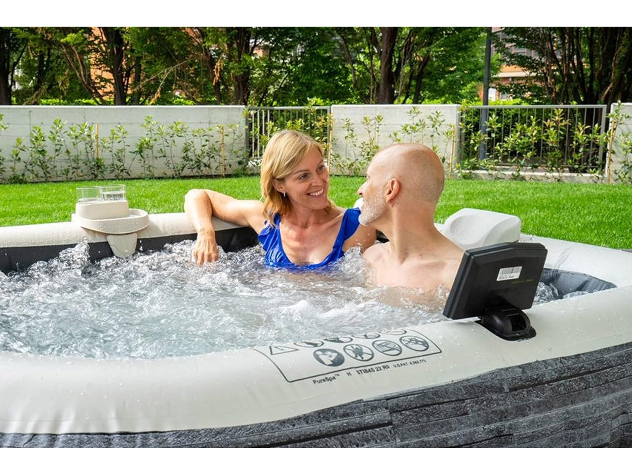 Bubble massage set greystone deluxe 4 posti quadrata con pompa, riscaldatore, sistema di purificazione acqua, 140 getti, telo base, telo copertura, dispenser di cloro