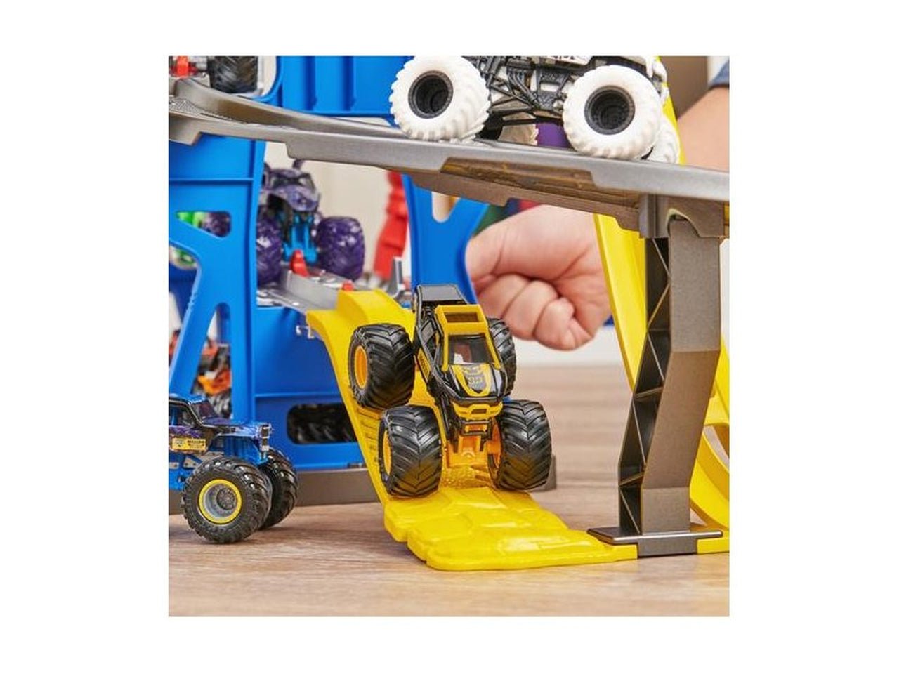 Monster Jam garage con luce e suoni e 1 auto inclusa, per bambini di 3+ anni