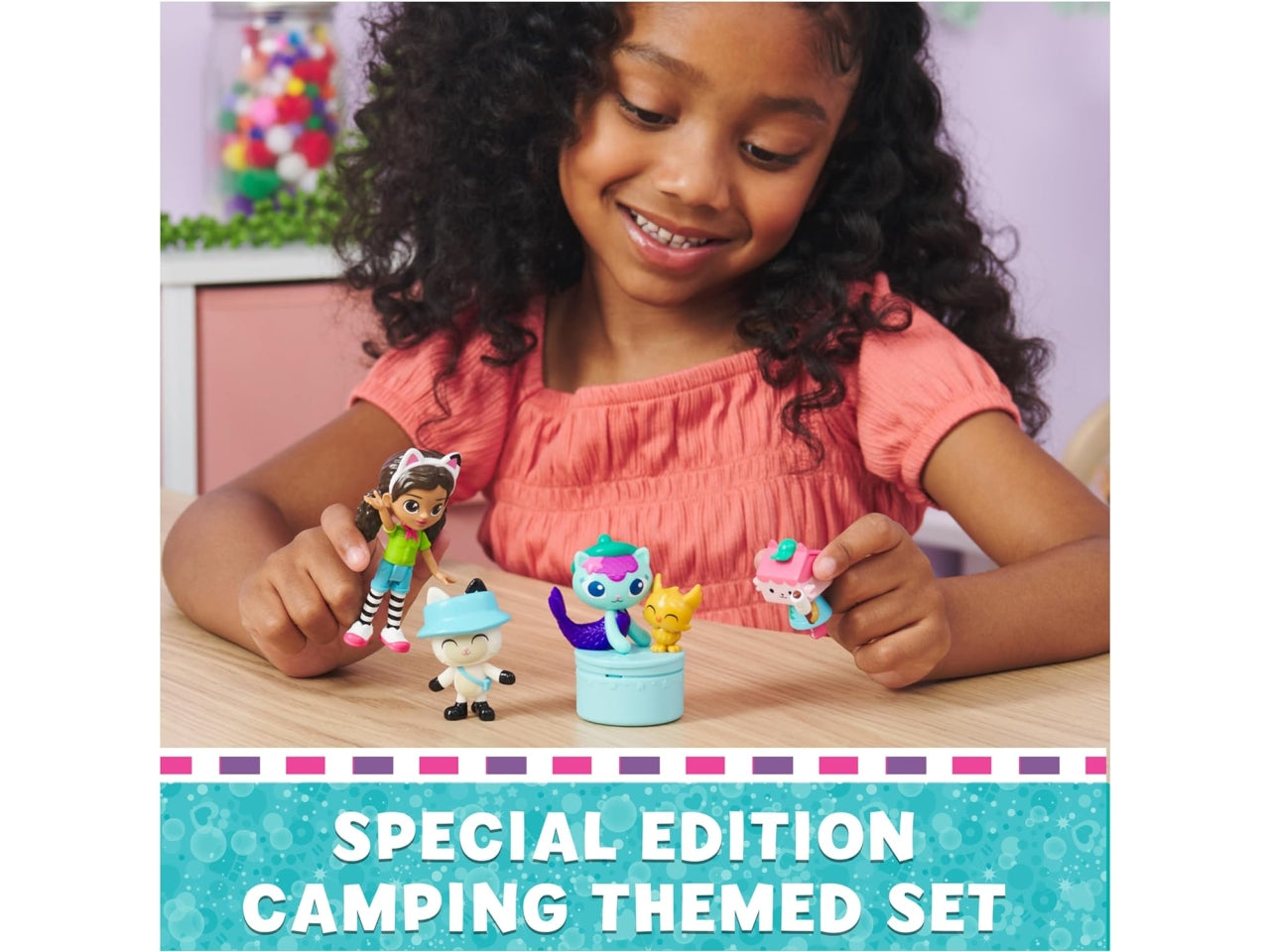 Gabby's Dollhouse, 4 personaggi e scatola sorpresa, versione campeggio, per bambine dai 3+ anni - Spin master