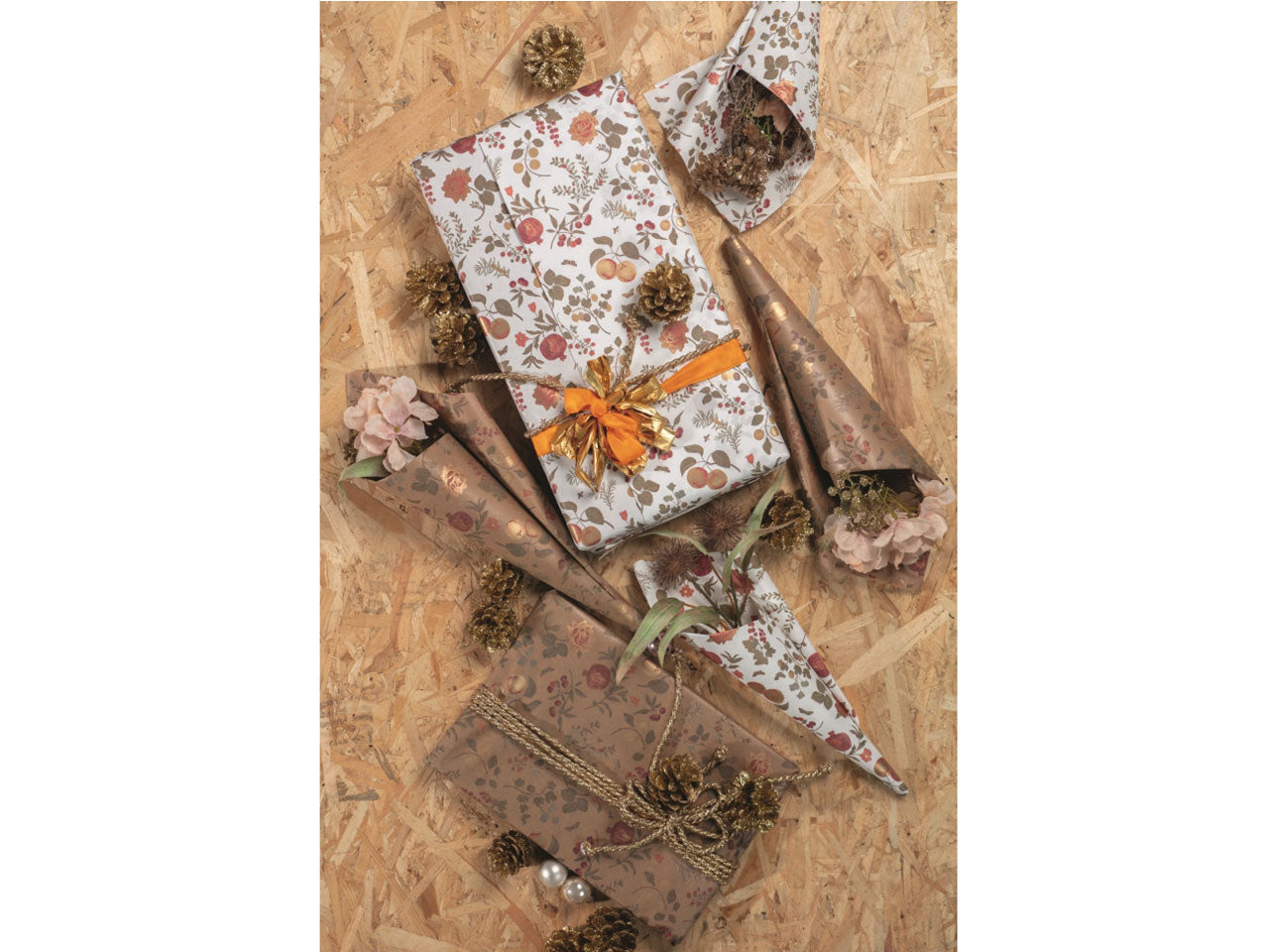 Rotolo carta da regalo floreale kraft e dorata waterproof 0,80x25m - Piennepi