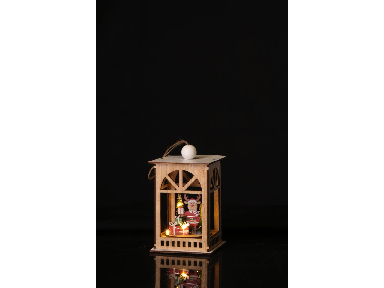 Lanterna natalizia in legno opaco con 5 led e decorazioni 10x10xh17cm - AD Trend