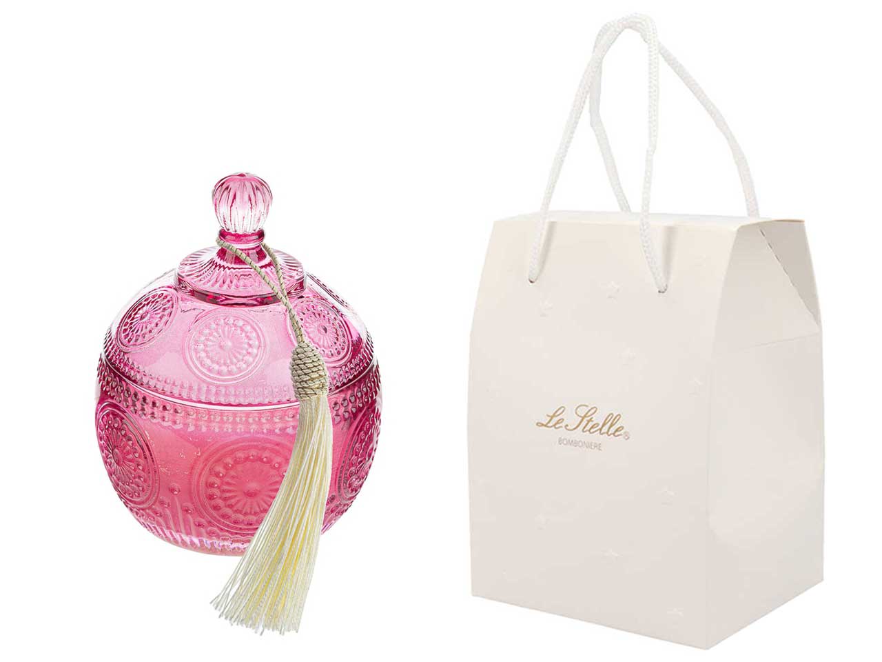 Candela profumata violette e amarene, vasetto con coperchio in vetro decorato a rilievo fucsia con shopper avorio 8,5xh.12,5 cm - Le Stelle