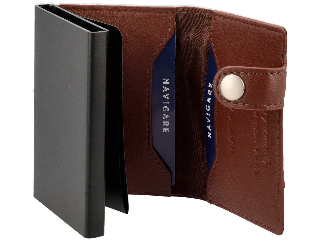 Portacarte rigido da uomo in pelle marrone con bottone e inserto decorato, anticlonazione, contiene fino a 6 carte, 6x9,6 cm - Navigare