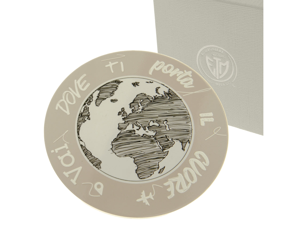 Sottopentola bomboniera in porcellana tortora e bianco, scritta "Vai dove ti porta il cuore", mappamondo a rilievo, ideale per matrimonio e anniversario - ETM - 18cm
